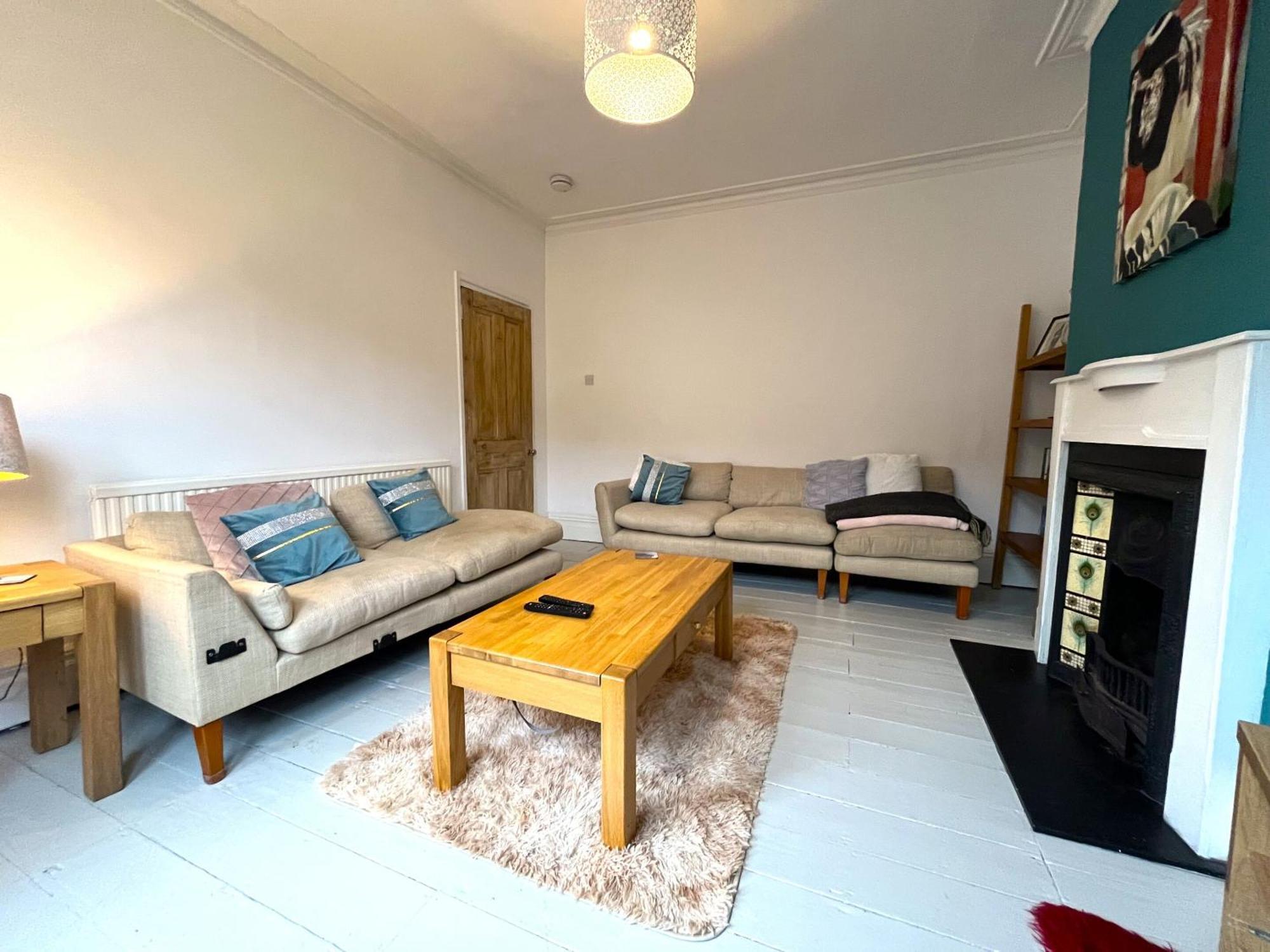 Charming Cottage Retreat With Garden - Sleeps 12 Bristol Ngoại thất bức ảnh