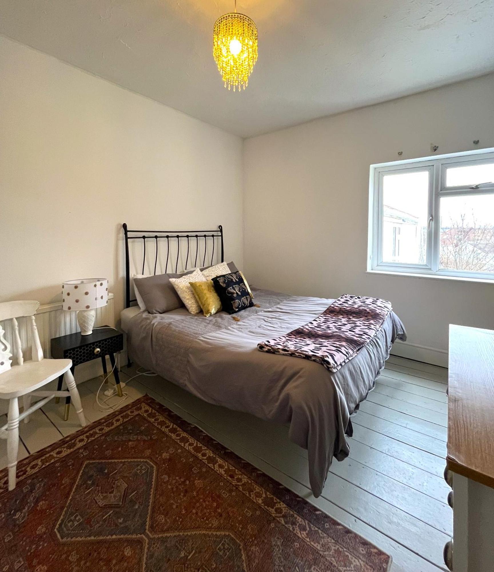 Charming Cottage Retreat With Garden - Sleeps 12 Bristol Ngoại thất bức ảnh